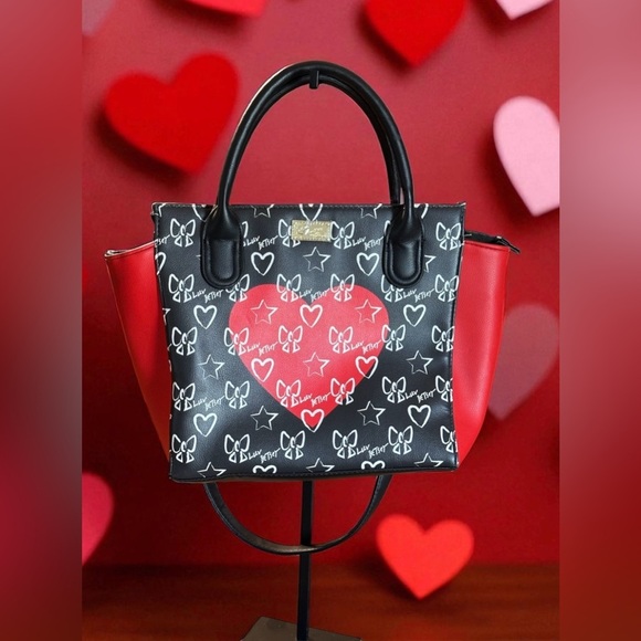 Betsey Johnson Shoulder Bag W Hearts & Bows Gold Chains On Crossbody Strap - Picture 15 of 16